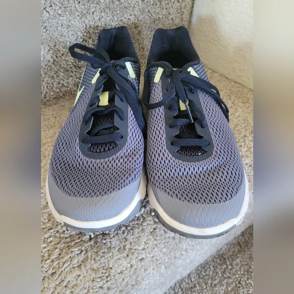 Nike Flex Experience RN6 Women’s Shoes Size 9